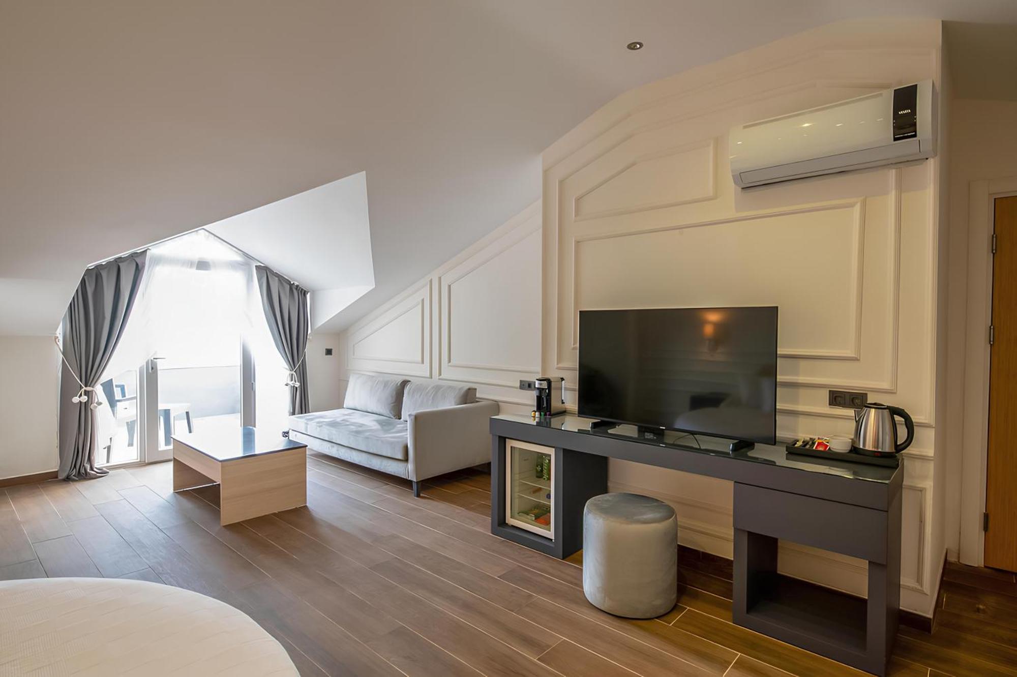 Ramada By Wyndham Fethiye Oludeniz Adult Only Hotel Ngoại thất bức ảnh